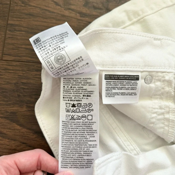 Levi’s High Rise Cut Off Distressed Solid White Jeans Shorts Womens Size 27 - Picture 5 of 5